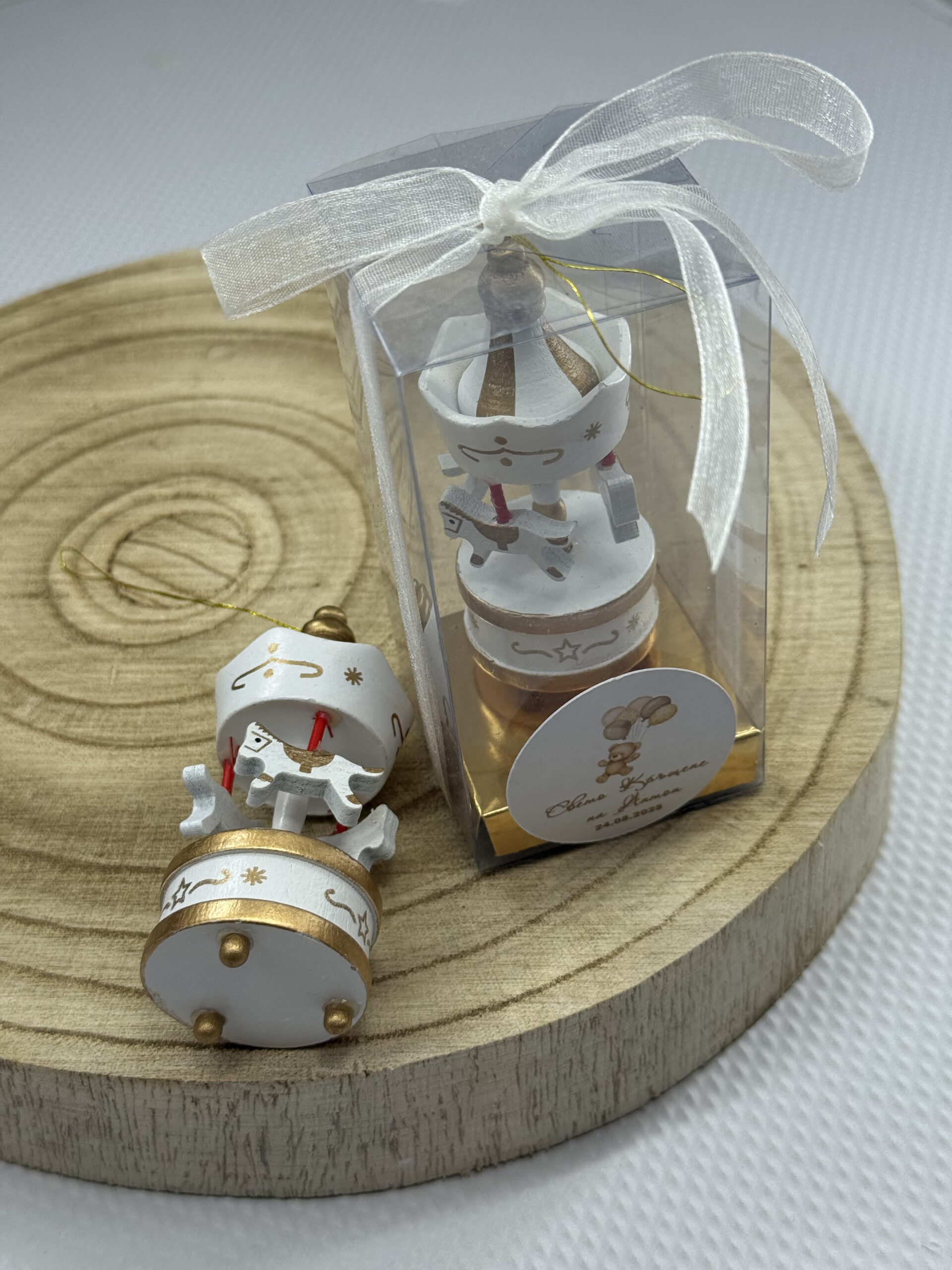 Подаръчна свещ