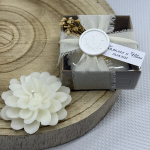 Подаръчна свещ