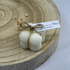 Подаръчна свещ