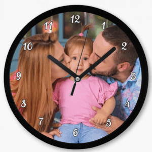 Стенен часовник с снимка